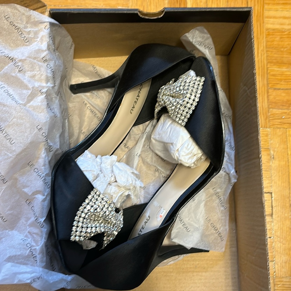 Le Chateau black with silver blinged out bow - Picture 2 of 6